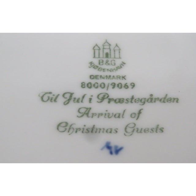 Ceramic Bing and Grondahl 1969 Arrival Christmas Guests Porcelain Collector Plate 5167b For Sale - Image 7 of 11