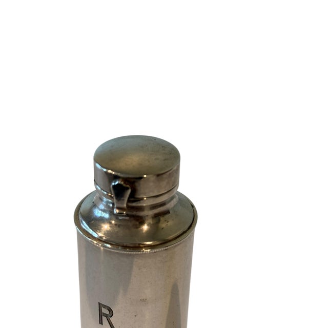 Art Nouveau Antique Tiffany & Co. Sterling Silver Travel Talcum Powder Bottle – Circa Early 20th Century For Sale - Image 3 of 7