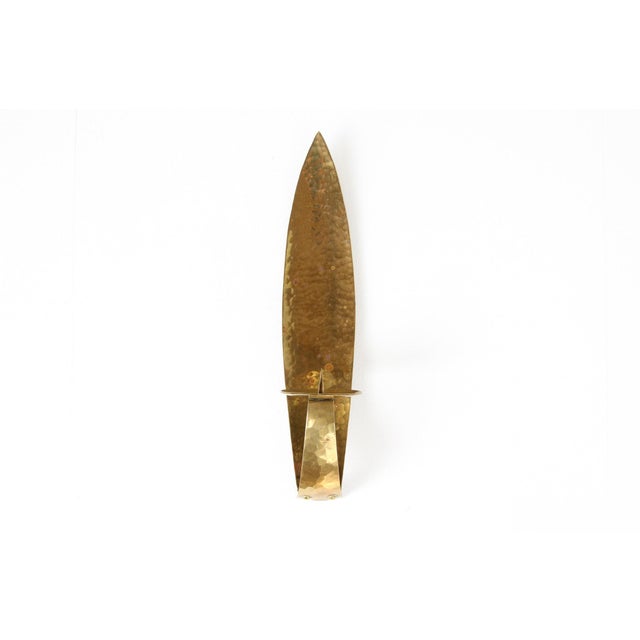 Bauhaus Wall Candleholder in Hammered Brass by Alfred Schäfter, Germany, 1930 For Sale - Image 4 of 7