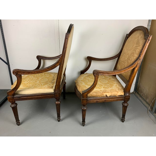 Early 20th Century Antique Walnut Armchairs, Set of 2 For Sale - Image 5 of 5
