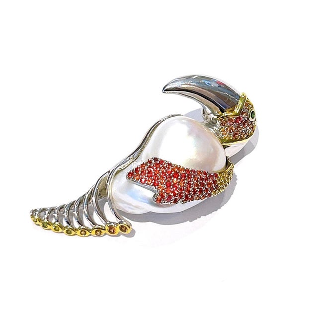 Bochic “Orient” Vintage Ruby, Sapphire & White South Sea Pearl Brooch 18K Gold For Sale - Image 9 of 11