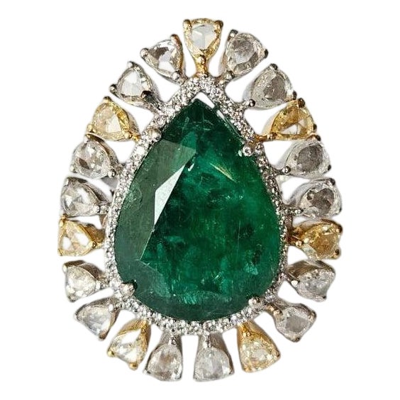 Set in 18k Gold, 10.40 Carats Zambian Emerald & Rose Cut Diamond Engagement Ring, Size 6 For Sale