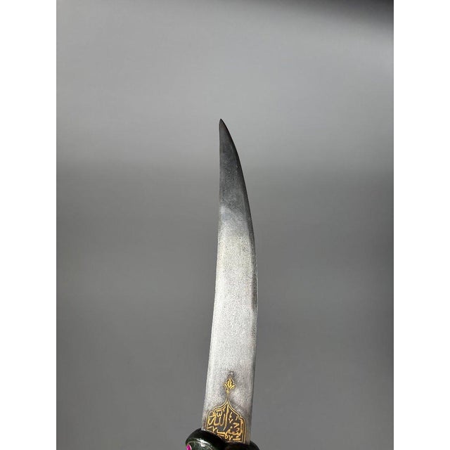 Dark Green Kard jade dagger with a horse's head, India, Mughal Dynasty (1526-1857) For Sale - Image 8 of 8
