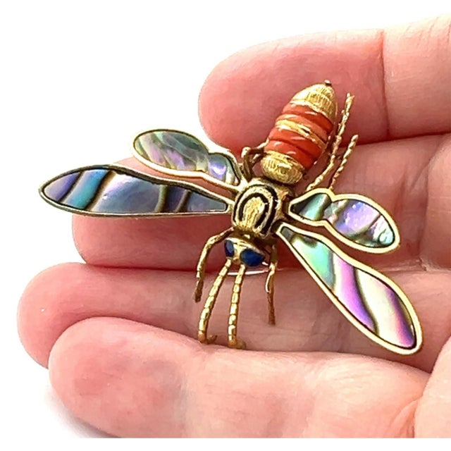 Coral Abalone Shell Lapis 18k Yellow Gold Large Movable Fly Pin Brooch For Sale - Image 4 of 9