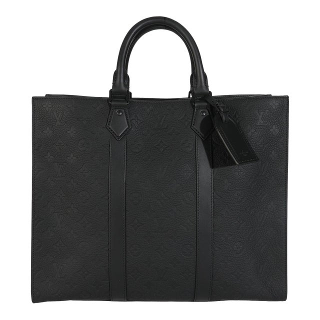 Black Monogram Embossed Taurillon Sac Plat 24H For Sale