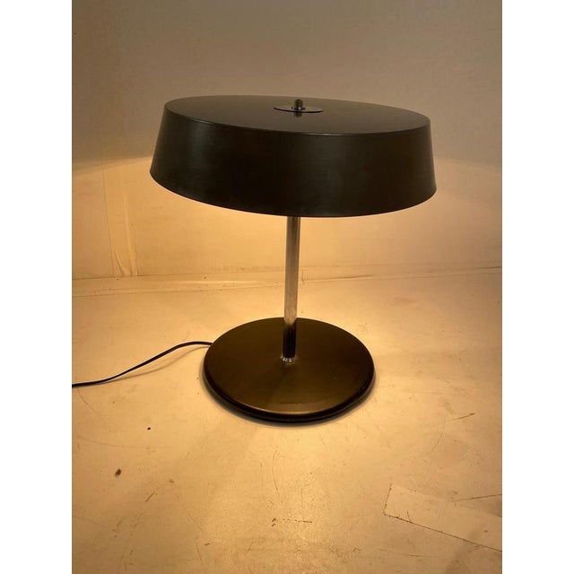 Mid-Century Modern Table Lamp with Black Base, Gray Shade & Chrome Upright For Sale - Image 10 of 11
