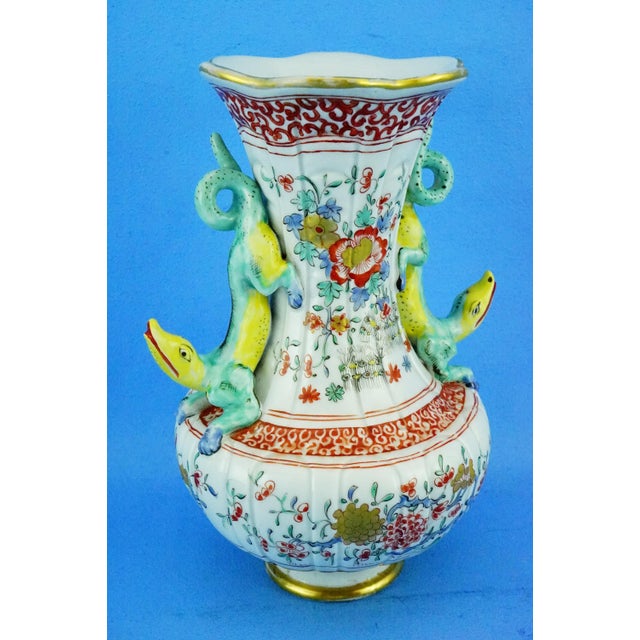 18th Century 18th Century Soft Porcelain Vase with Kakiemon Decoration from Chantilly, Mennecy Saint-Cloud, France For Sale - Image 5 of 18