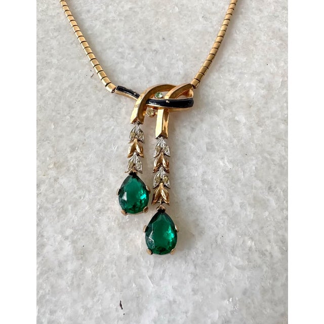 Art Deco 15" Vintage Crown Stamped Trifari Gold-Toned Emerald and Clear Rhinestone Necklace - 1949 For Sale - Image 3 of 5