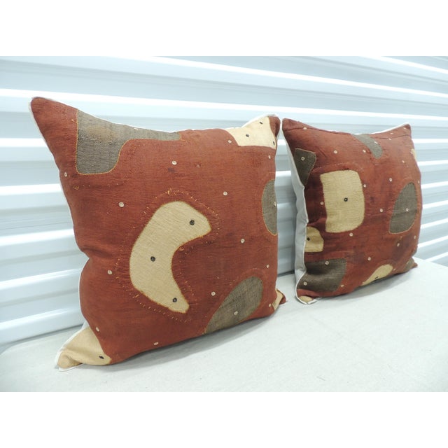 1940s Applique African Raffia, Patchwork and Applique Brown Decorative Pillows - Set of 2 For Sale - Image 5 of 5