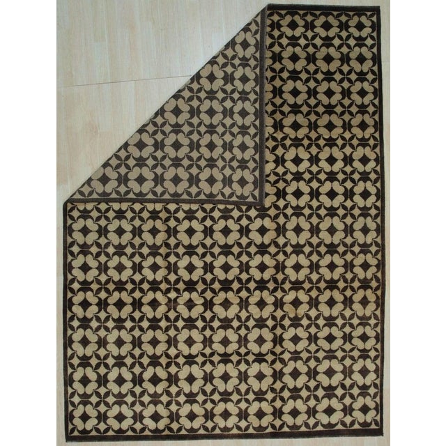 Contemporary 9x12 Black Hand-Knotted Wool Linked Quatrefoils Geometric Modern Carpet Rug For Sale - Image 3 of 7