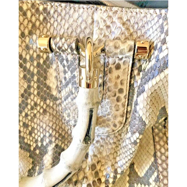 2020 Gucci Python SnakeSkin Pop Bamboo Handle Large Top Handle Bag Silver Gray For Sale - Image 9 of 10