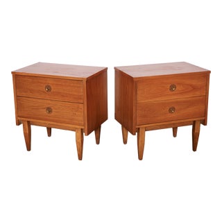 Mid Century Modern Nightstands/Side Tables in Walnut by Hooker /2 Each For Sale