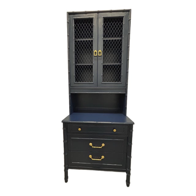 Late 20th Century Two-Piece Coastal Style Chest/Hutch by Thomasville For Sale