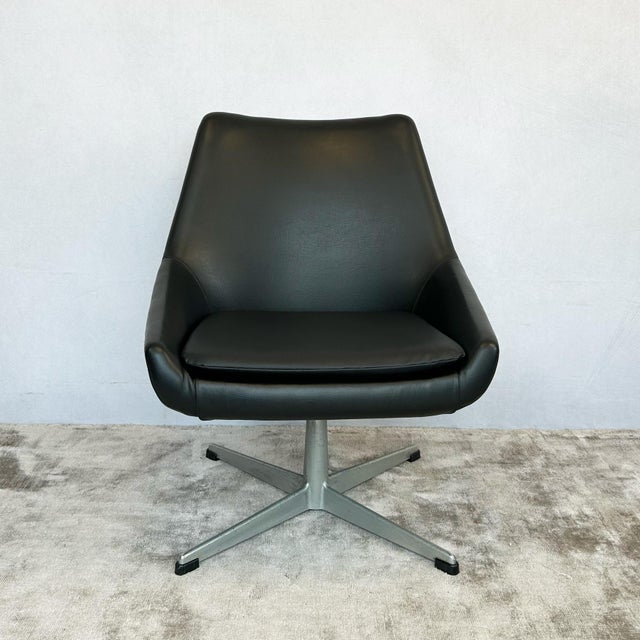 Mid-Century Modern Black Swivel Armchair, 1970s For Sale - Image 3 of 10