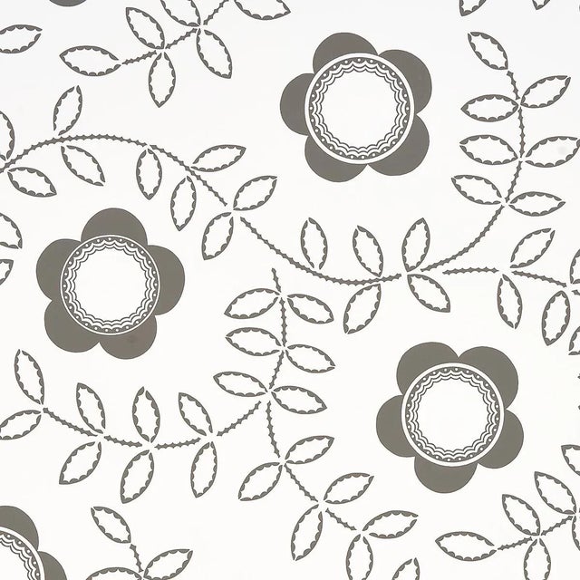 Not Yet Made - Made To Order Sample - Schumacher x Neisha Crosland Tudor Rose Wallpaper in Charcoal White For Sale - Image 5 of 5