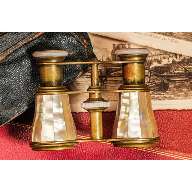 Experience the sophistication of turn-of-the-century Paris with this stunning pair of Duval Paris opera glasses. Expertly...