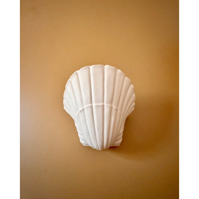 Shell-Shaped Wall Sconces in Matte White Plaster, France, 1970, Set of 2 For Sale - Image 3 of 9