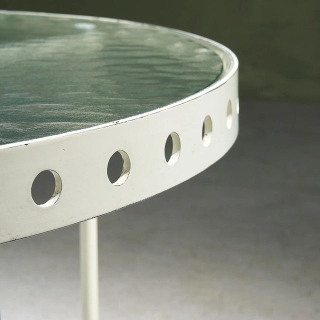 Circular Coffee Table in White Lacquered Steel and Glass Top by Janni van Pelt for Myhome, Netherlands, 1950s For Sale - Image 9 of 10