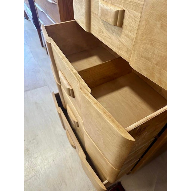 Wood 1950s Heywood Wakefield ‘Riviera’ Highboy Dresser For Sale - Image 7 of 11