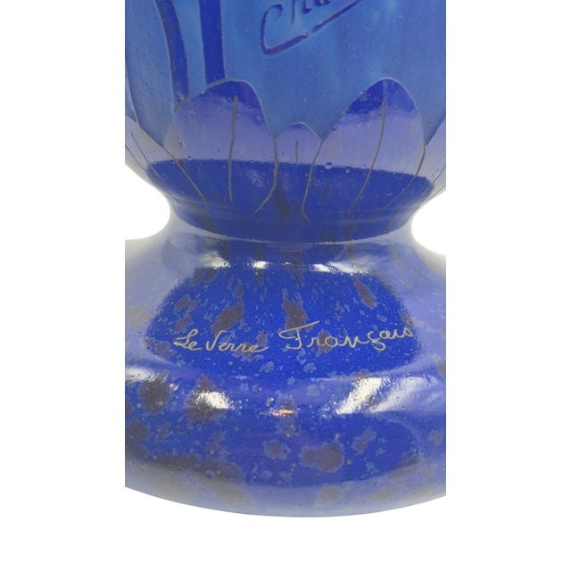 1920s 1920s Charder Art Deco Camafeo Vase by Le Verre Français in Vidrio Azul - 32 Cm For Sale - Image 5 of 16