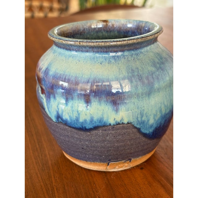 1990s Midcentury Cabinet Vase – Blue & Teal Drip Glaze For Sale - Image 5 of 7