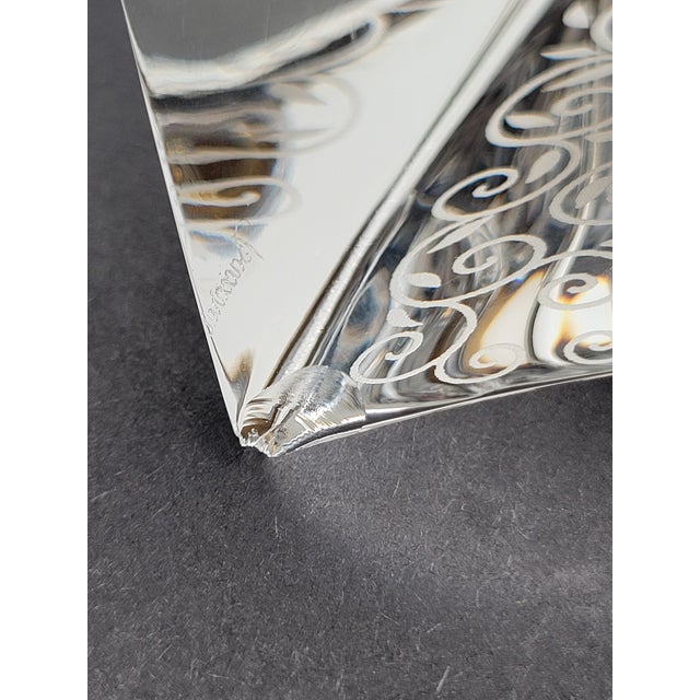 Early 21st Century Baccarat Crystal Rendezvous Low Glass Clock Sculpture For Sale - Image 5 of 11