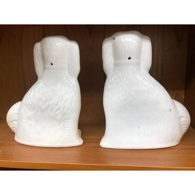 Antique White Pair of Early 20th Century White Staffordshire Porcelain Spaniel Dog Figurines With Glass Eyes For Sale - Image 8 of 10