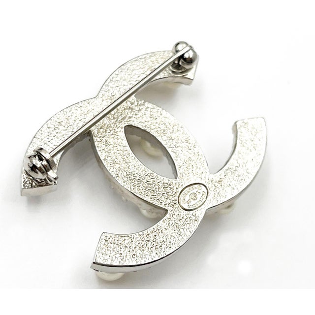 Chanel Chanel Silver CC Opal Crystal Pearl Small Brooch For Sale - Image 4 of 4