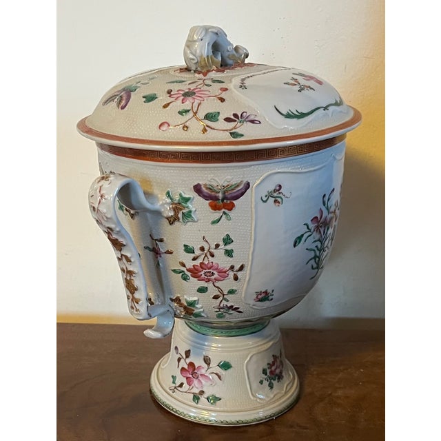 Antique 18th Century Chinese Export Famille Rose Porcelain Trophy Cup or Urn With Handles & Cover Butterflies & Flowers Circa 1790 For Sale - Image 10 of 18