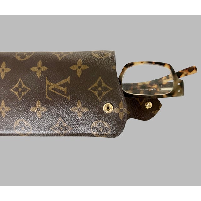 This canvas sunglass case model discontinued, and never used, plus perfect for use with sunglasses or reading glasses!...