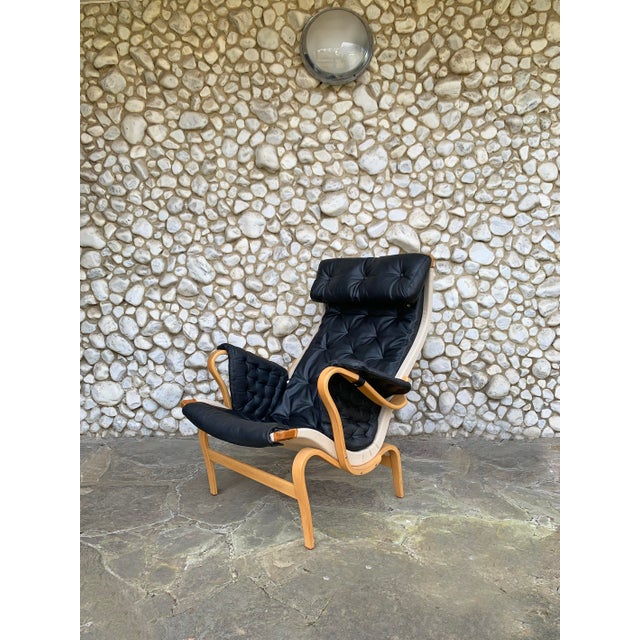 Pernilla Lounge Chair in Beech & New Black Leather by Bruno Mathsson for Dux, 1970s For Sale - Image 14 of 15