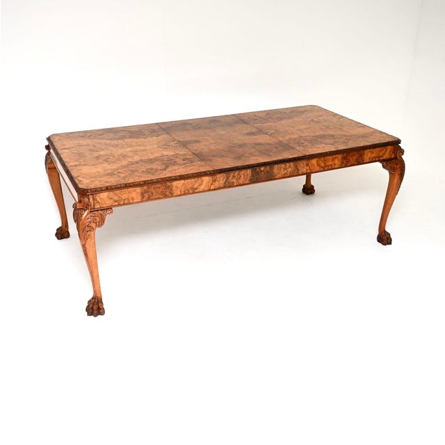 Vintage Queen Anne Style Dining Table and Chairs in Burr Walnut, 1920, Set of 9 For Sale - Image 3 of 11
