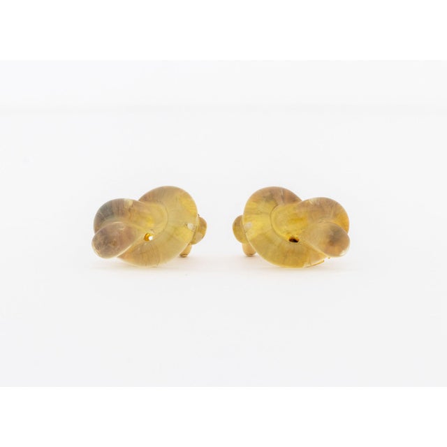 1970s Infinity Knot Carved Glass and 18k Yellow Gold Earrings For Sale - Image 5 of 8