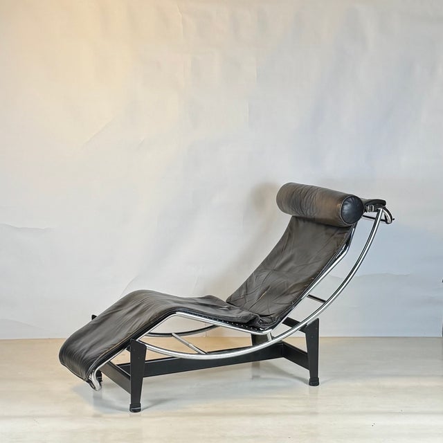 Modern Late 20th Century Lc4 Lounge Chair by Le Corbusier and Charlotte Perriand for Cassina For Sale - Image 3 of 9