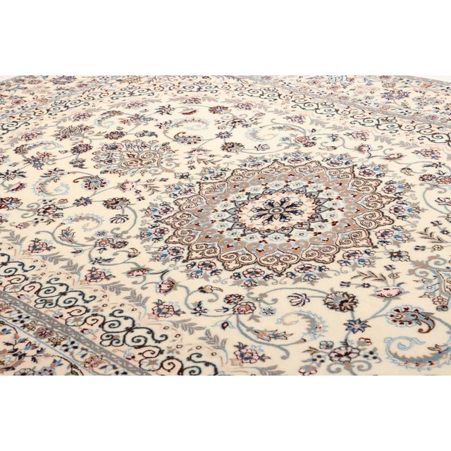Middle Eastern Rug in Cotton For Sale - Image 9 of 11