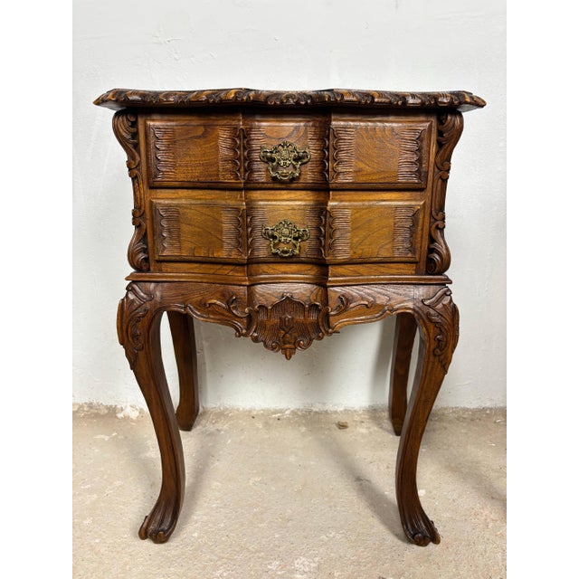 Pair of Spanish Carved Louis XV Style Bedside Tables in Oak, 20th Century For Sale - Image 10 of 16