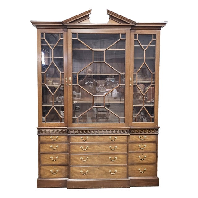 Late 20th Century Kittinger Colonial Williamsburg Mahogany Breakfront Bookcase (Cw-158) Rare For Sale
