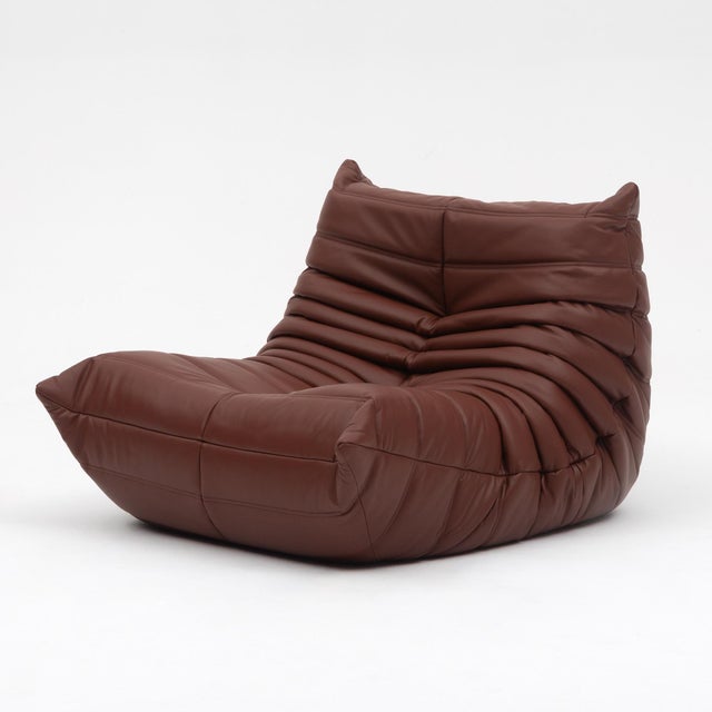 Togo Fireside Chair and Ottoman in Italian Chestnut Leather Vintage Ligne Roset For Sale - Image 9 of 17