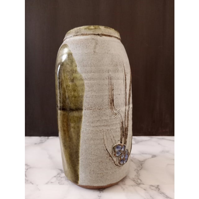 1970s Mid-Century Hand-Etched Botanical Studio Pottery Vase Signed Nora For Sale In Phoenix - Image 6 of 9