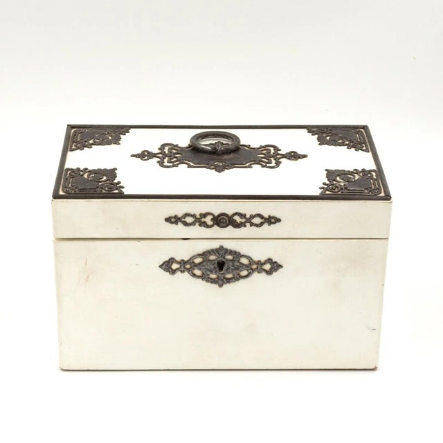 Late 19th Century Late 19th Century English Victorian Painted Pine & Metalwork Tea Caddy For Sale - Image 5 of 12