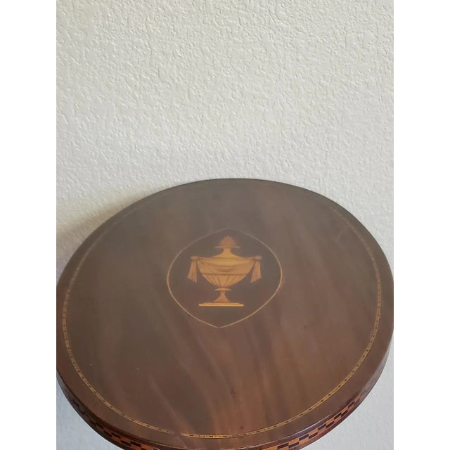 Early 1900s Hepplewhite Style Carved & Inlaid Mahogany Tilt-Top Table For Sale - Image 9 of 13