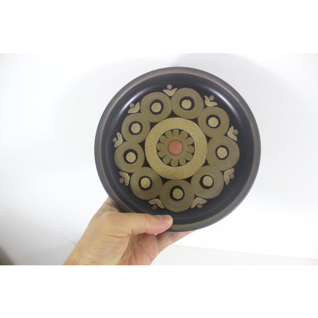 1960s Denby Arabesque Samarkand Bread & Butter Plates Stoneware Replacements Discontinued - Set of 3 For Sale - Image 4 of 4