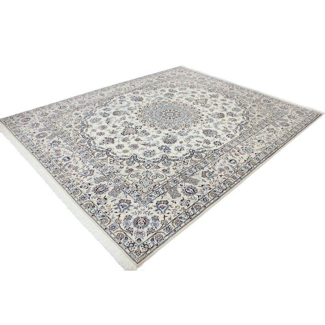 Description Welcome to Carpet Bazaar Welcome to an extensive selection of hand-knotted rugs - always at hand At Carpet...