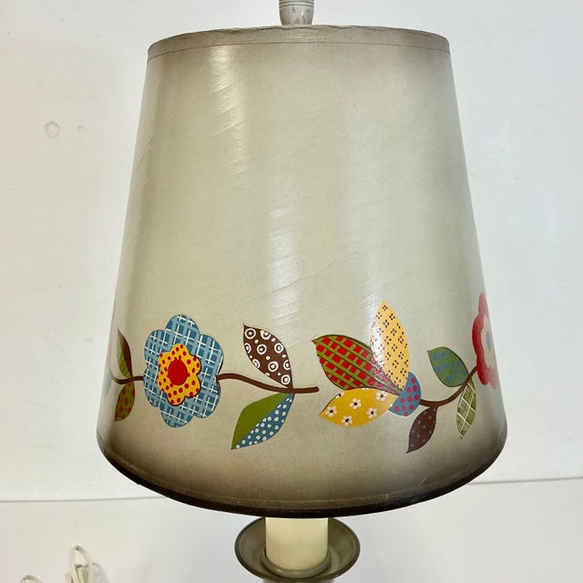 1950s Vintage Boho Chic Farmhouse Calico Floral Small Tole Table Lamp. For Sale - Image 10 of 13