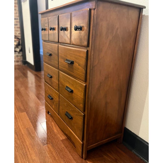 Traditional Vintage Five-Drawer Chest of Drawers in Rich Walnut Finish – Refinished Wood Dresser For Sale - Image 3 of 12