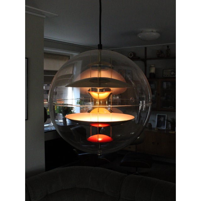 Metal VP Globe Pendant Light in Brass by Verner Panton For Sale - Image 7 of 10