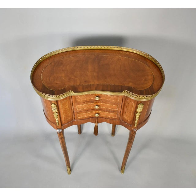 Mid-Century Modern French Kidney-Shaped Side Table, 1950s For Sale - Image 4 of 17