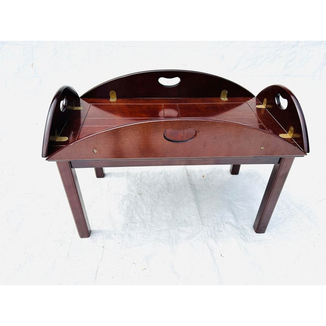 Early 90's The Bombay Company Chippendale Mahogany Butler Coffee Table/ Moveable Tray Top , in very good condition.. 45"L...