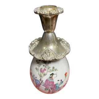 Early 19th Century Hand-Painted Chinese Porcelain Vase Candle Holder For Sale