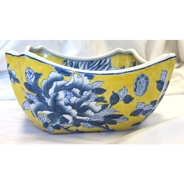 Vintage Chinoiserie Style Blue and Yellow Ceramic Handkerchief Bowl For Sale In West Palm - Image 6 of 12